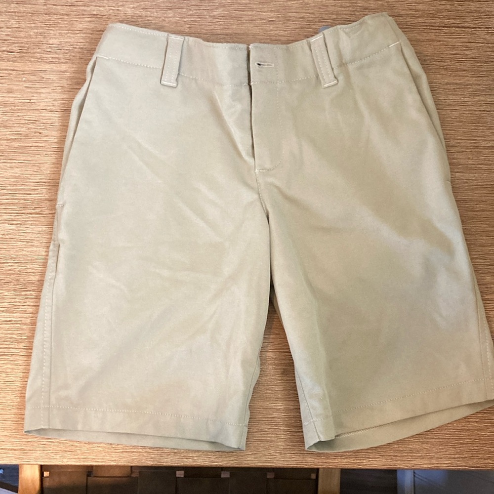 Under Armour Size 8 Boys Shorts